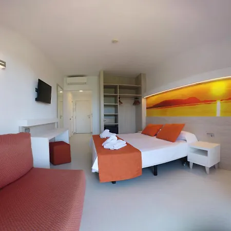Hotel Arenas De 4*