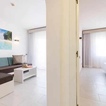 Hotel Arenas De Son Bou